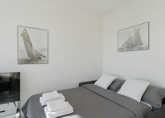 Guesthost - Seaview Terrace Mini Flat Sanremo