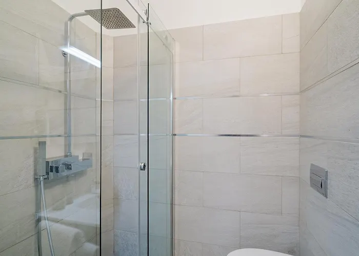 Guesthost - Seaview Terrace Mini Flat Apartment *