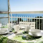 Guesthost - Seaview Terrace Mini Flat * Sanremo