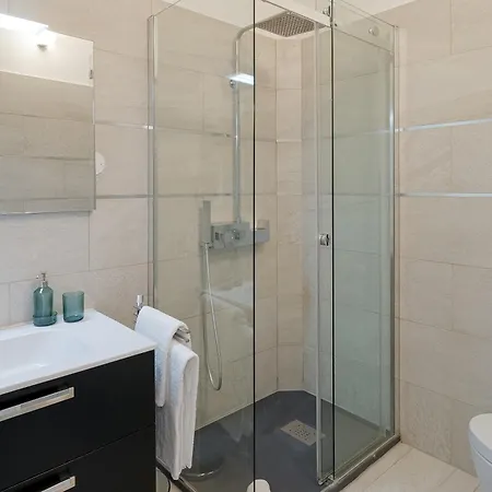 Apartmán Guesthost - Seaview Terrace Mini Flat Sanremo