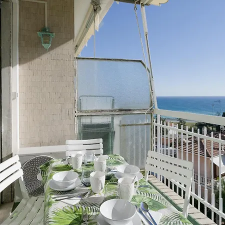 Guesthost - Seaview Terrace Mini Flat Apartmán