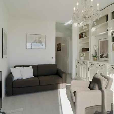 Apartmán Guesthost - Seaview Terrace Mini Flat Sanremo