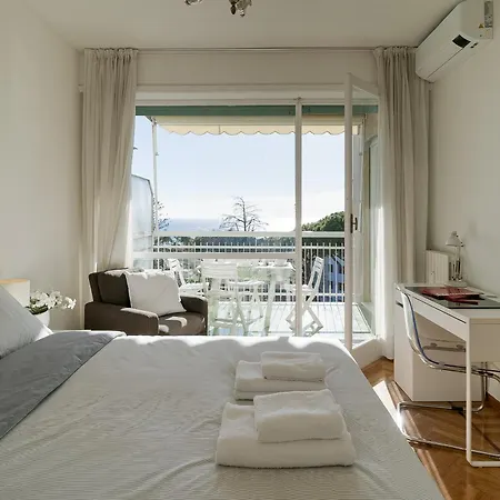 Guesthost - Seaview Terrace Mini Flat Apartmán